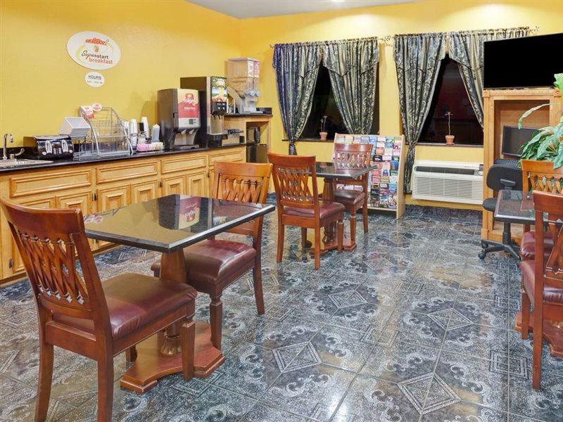 Sapphire Inn & Suites Диър Парк Екстериор снимка