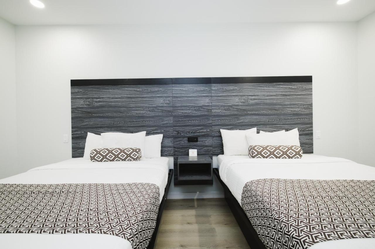 Sapphire Inn & Suites Диър Парк Екстериор снимка