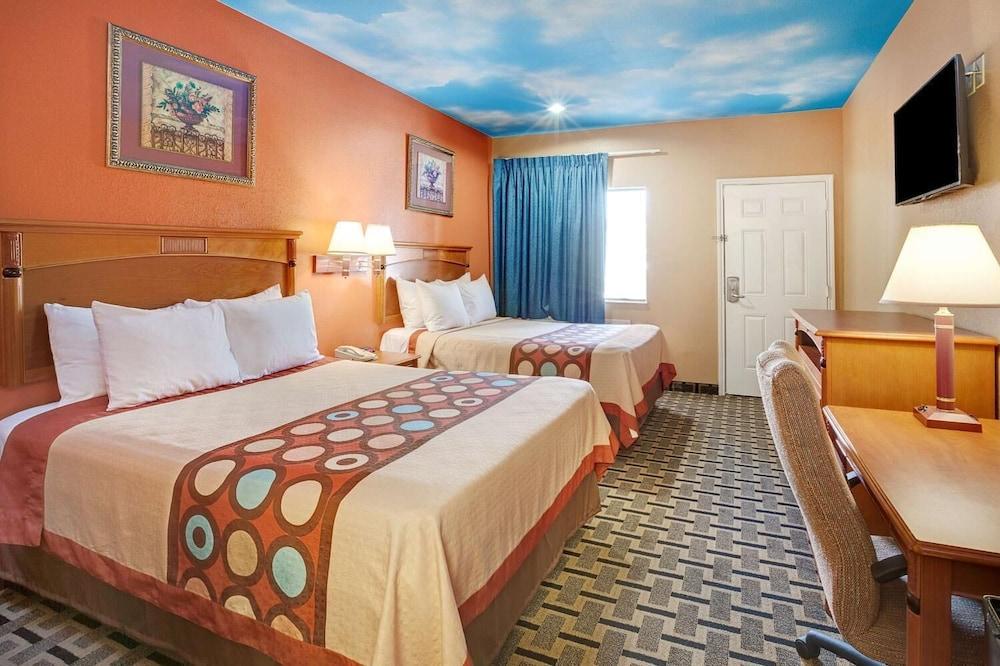 Sapphire Inn & Suites Диър Парк Екстериор снимка