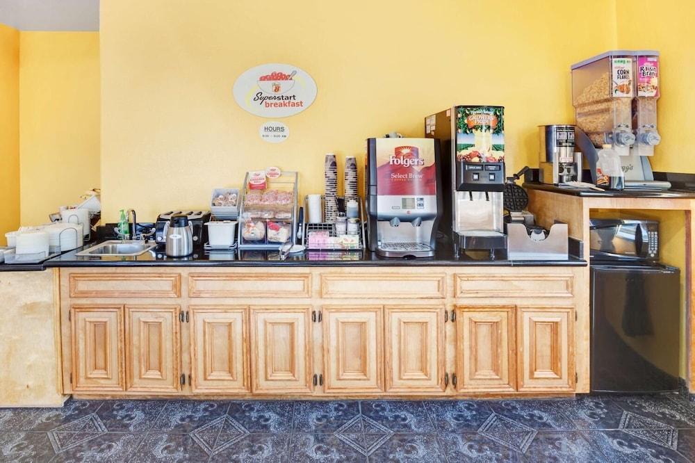 Sapphire Inn & Suites Диър Парк Екстериор снимка